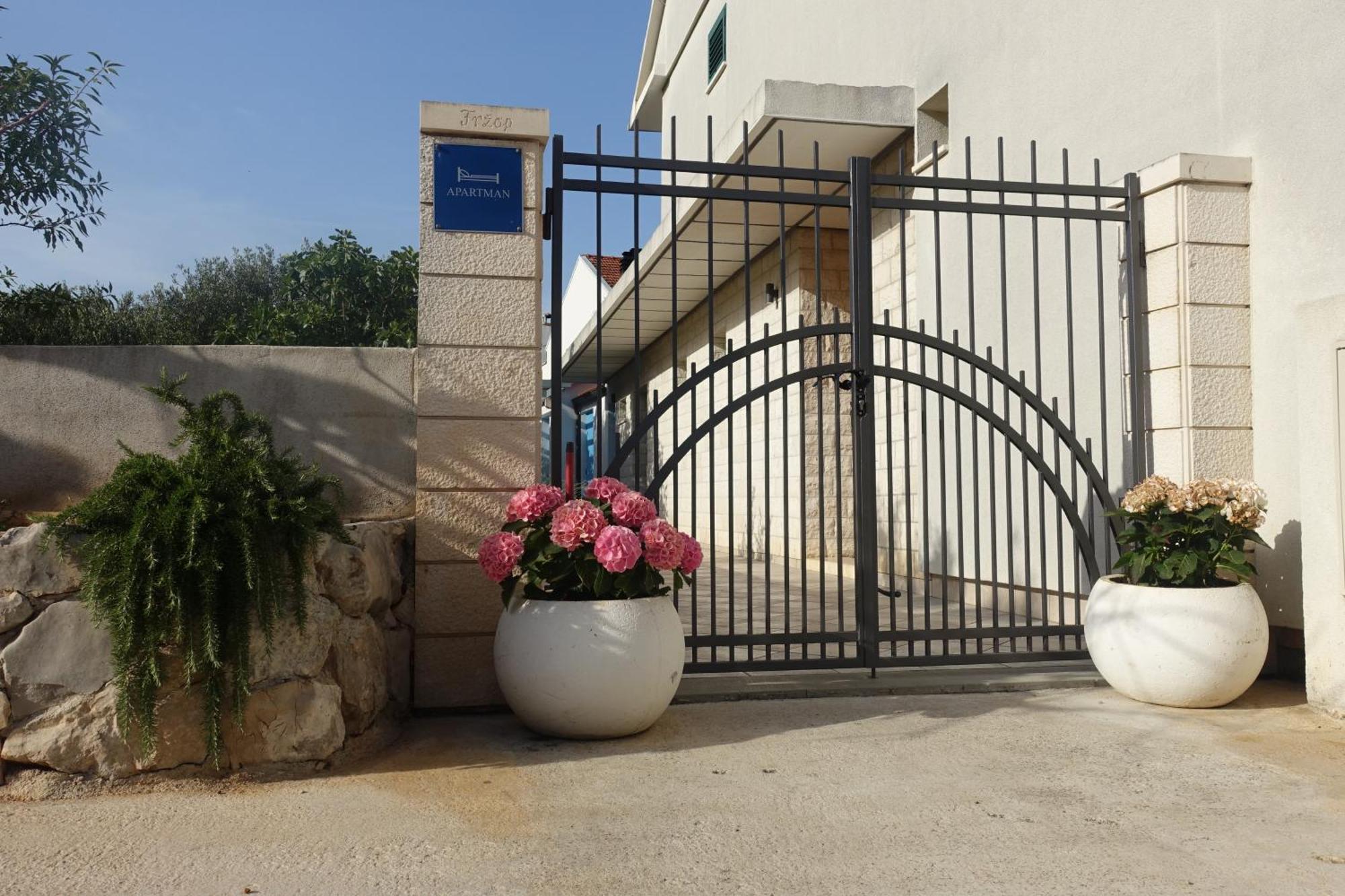 Apartment Tonka Vodice Luaran gambar