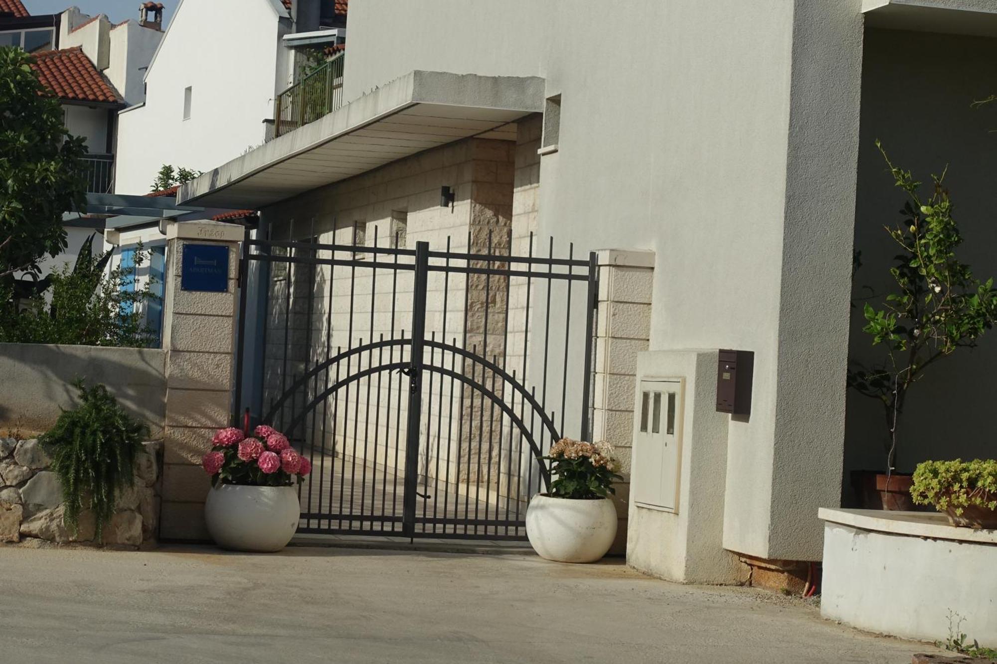 Apartment Tonka Vodice Luaran gambar